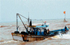 4 fishermen survive boating accident